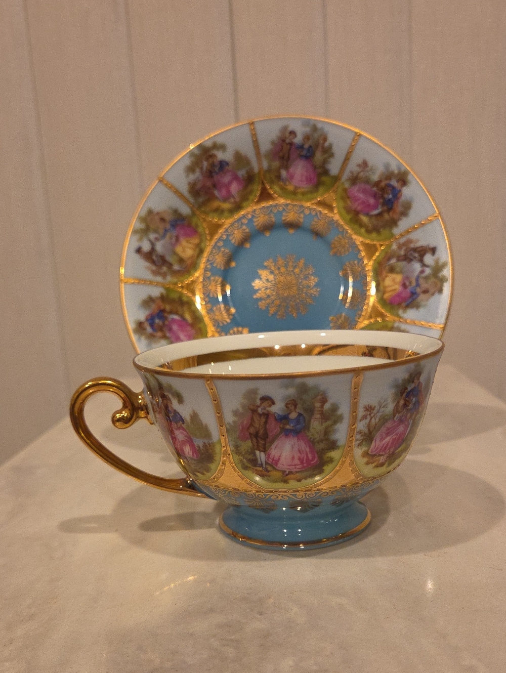 Elegant Blue and Gold Decorative Tea Cup & Saucer Set